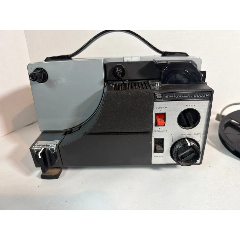 Sankyo Dualux-2000H Movie Projector Super 8 Regular 8mm Vintage Film Japan